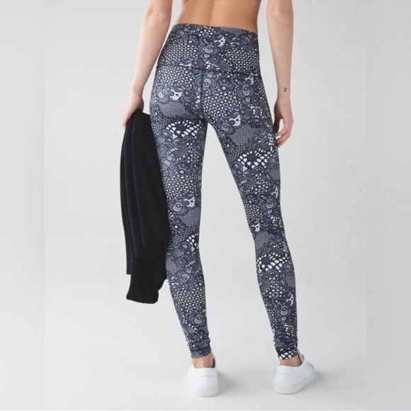 Lululemon Wunder Under Full Length Leggings Pretty Lace White Black Size 4 Women - Picture 1 of 10